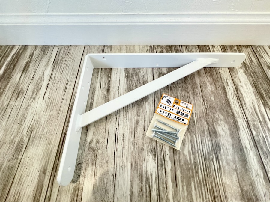 カウンターブラケットを取り付けてフロートテレビ台にする方法