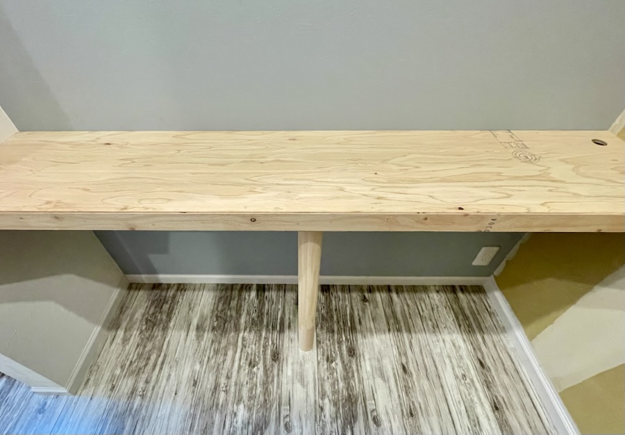 隠し釘の頭を飛ばす