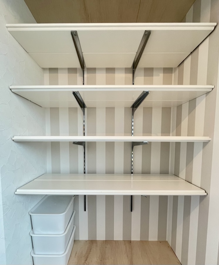 完成した可動棚