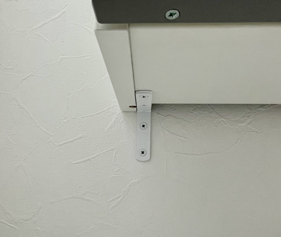 L型アングルで落下防止の補強