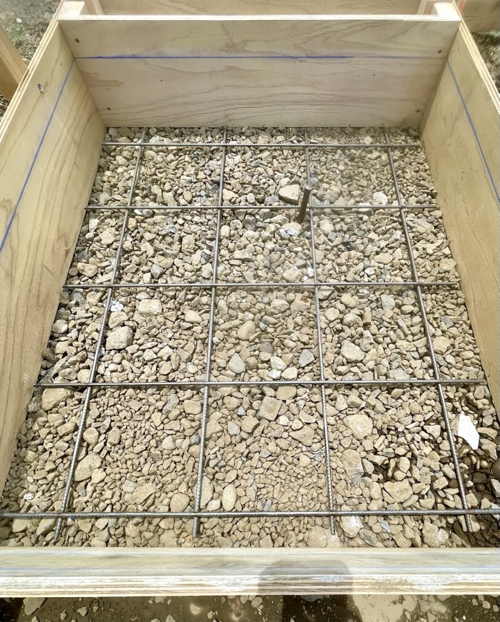 ワイヤーメッシュ敷き