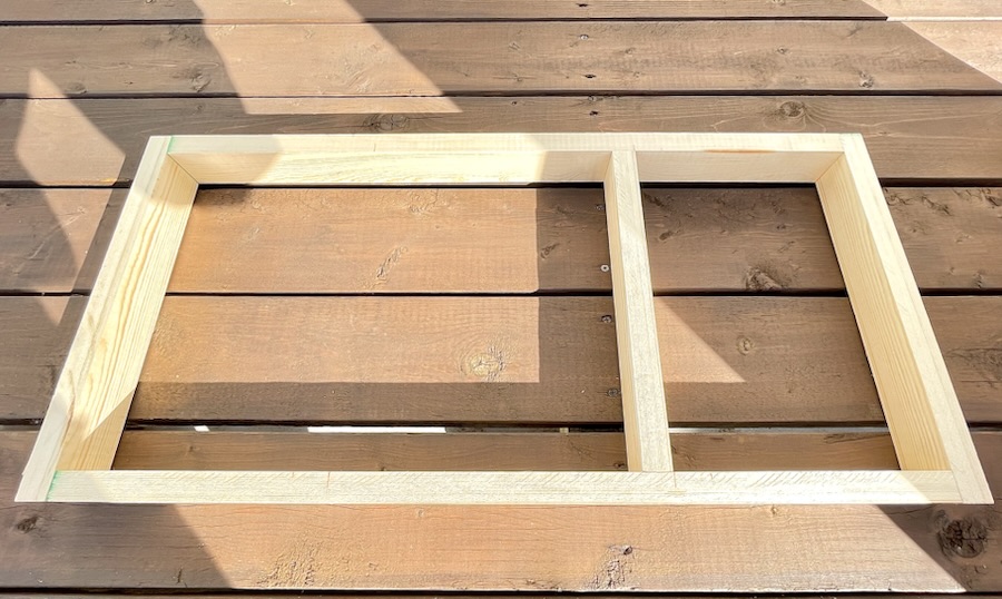 収納棚の骨組みパネル