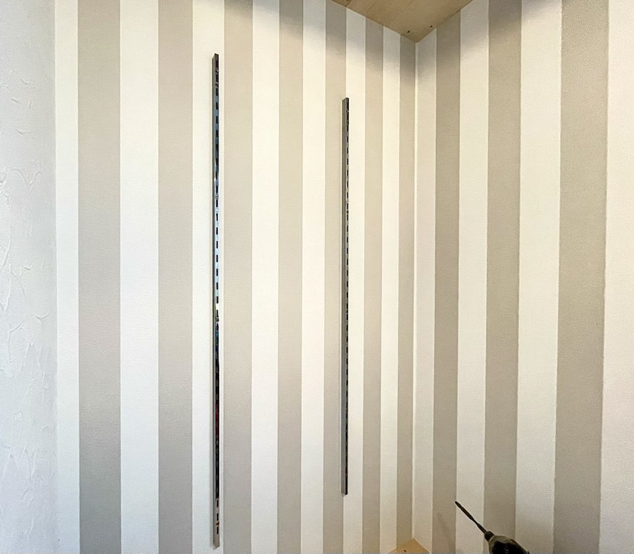 棚柱の高さを揃えること