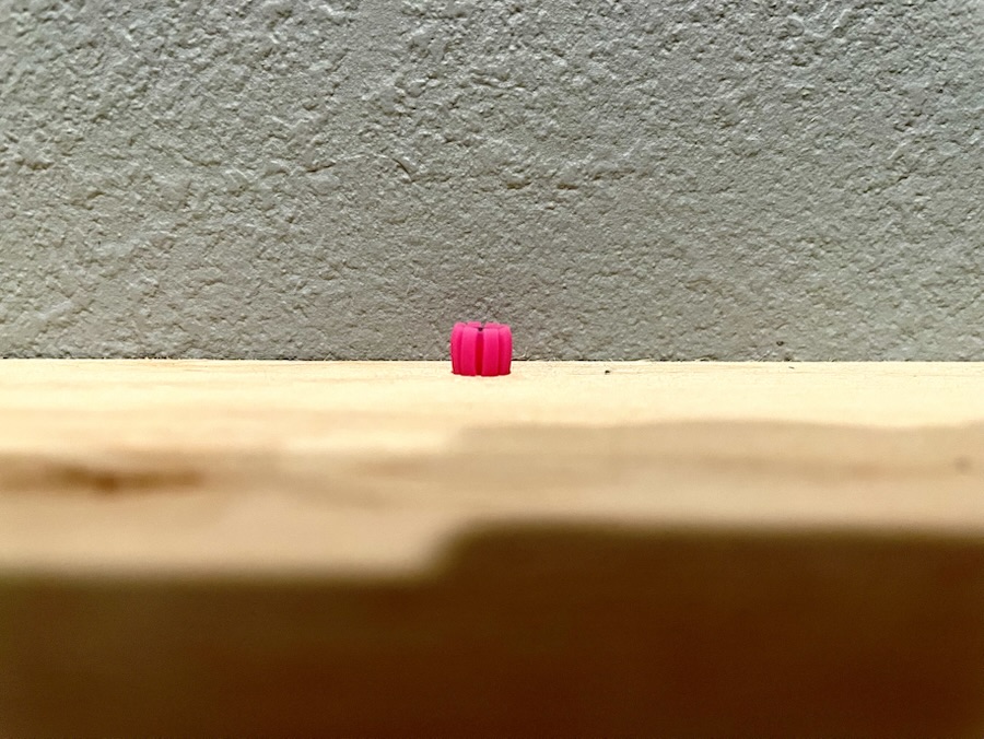 隠し釘の頭(樹脂部分)