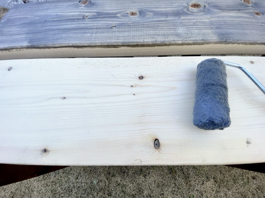 塗装前にやすりがけ