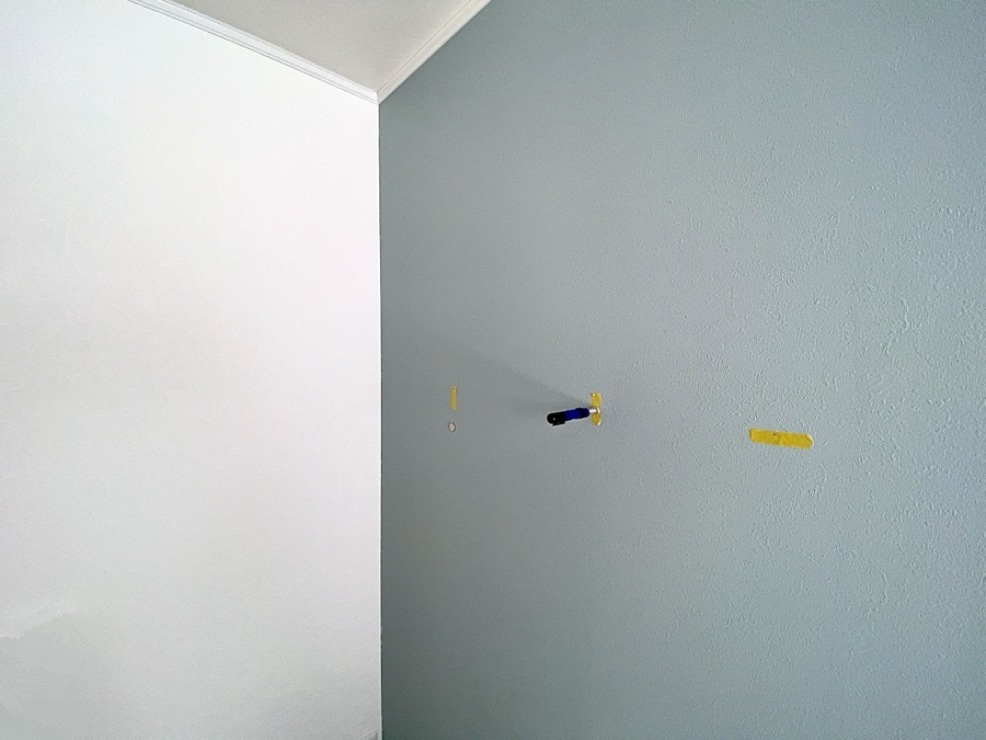 壁の中の下地材を探す